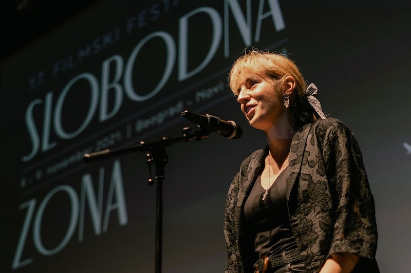 Tiha Gudac preuzima nagradu Human Rights (Foto Tanja Drobnjak).jpg