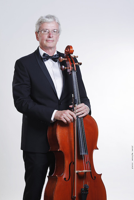 Violončelista Du&scaron;an Stojanović.JPG