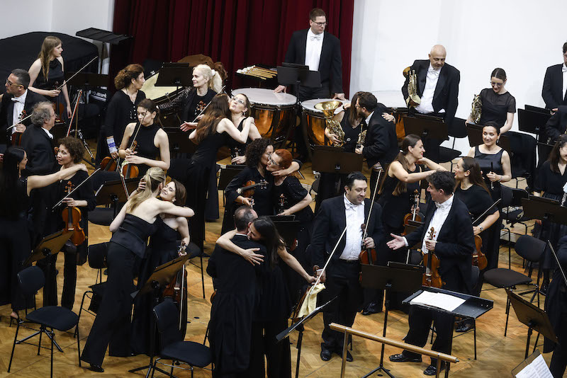 zadovoljni filharmonicari.jpg