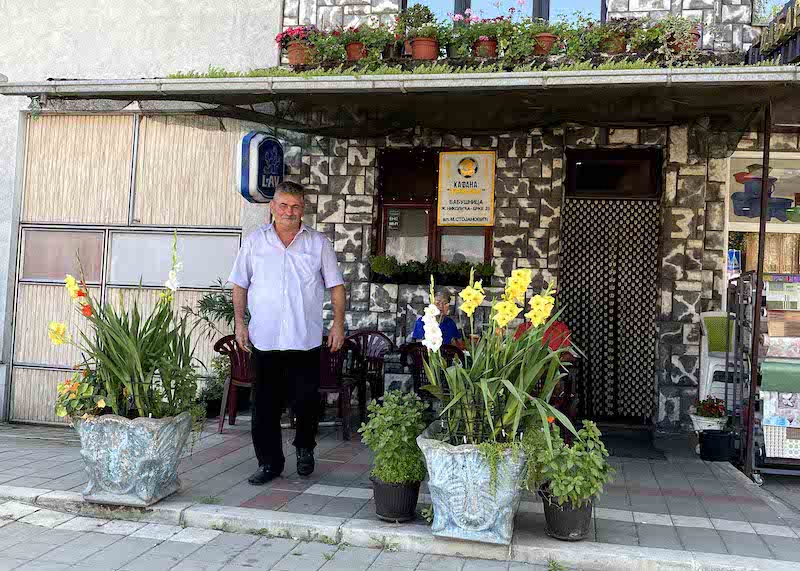 kafana_trojka.jpg
