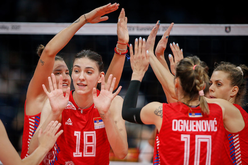 ОДБОЈКА: Србиjа уз велику подршку навиjача до треће победе