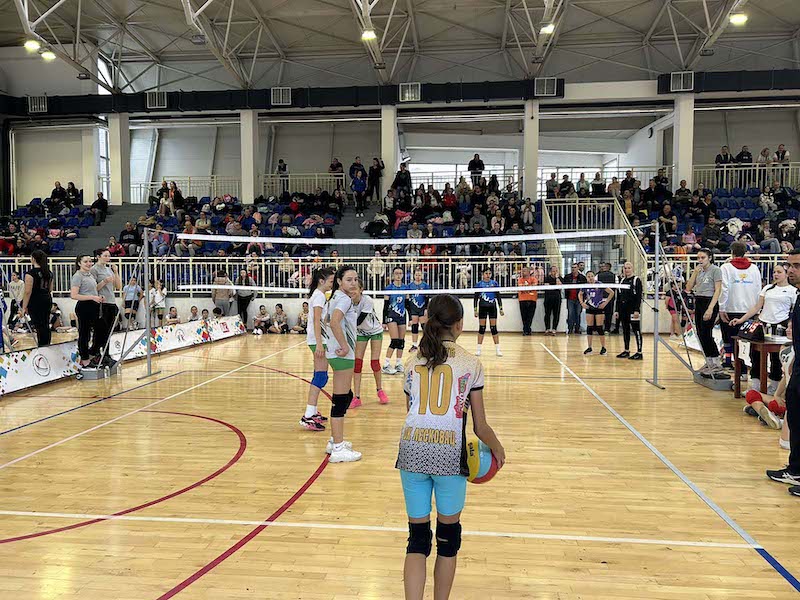 ОДБОЈКА - Четврти турнир проjекта Трофеj Одбоjкица одржан у Лесковцу