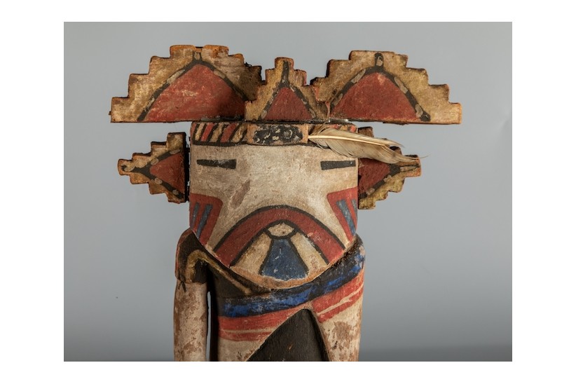 Antropomorfna figurina Kashina, Severna Amerika, početak 20. veka.jpg