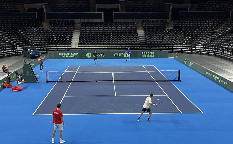 ТЕНИС - ПРВИ ТРЕНИНГ У ДАНСКОЈ