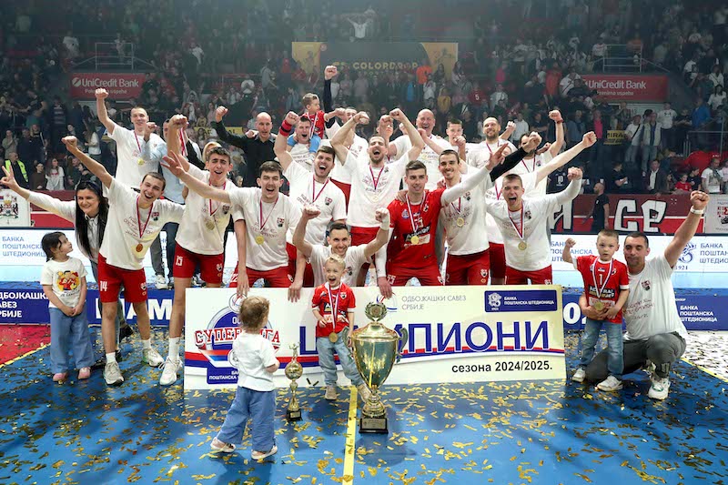 ОДБОЈКА - Трећа титула првака Србиjе за Раднички доо из Крагуjевца