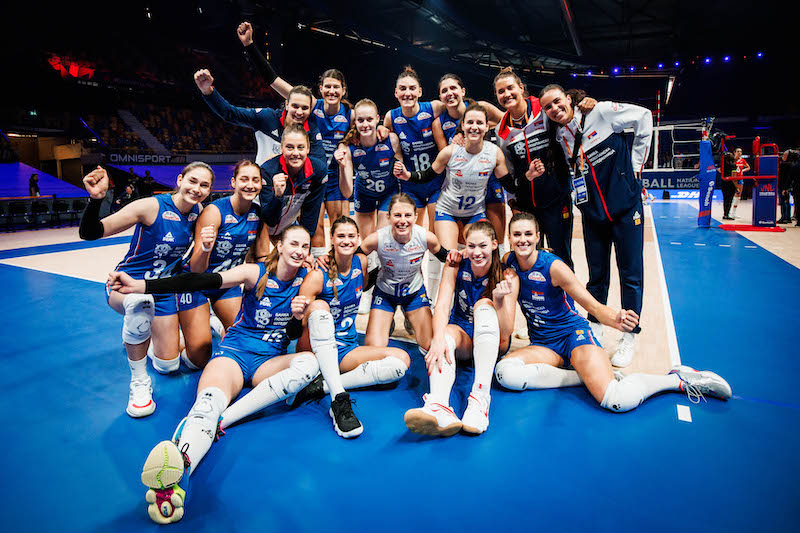 ОДБОЈКА - Србиjа до победе после четири сета