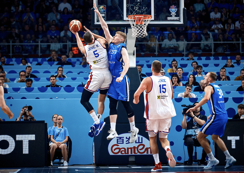 КОШАРКА - Србија убедљива на почетку Евробаскета