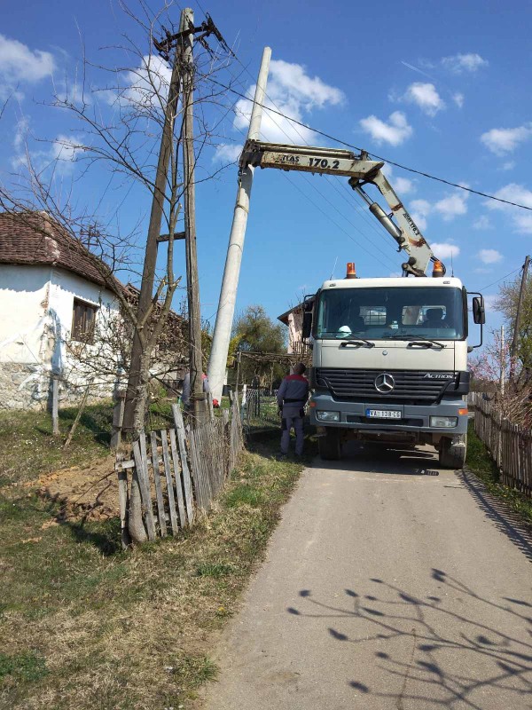 Настављени радови на обнови нисконапонске мреже у Доњој Борини