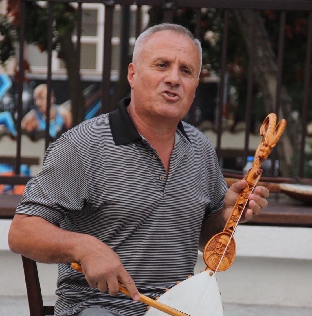 НАРОДНА ПОЕЗИЈА УЗ ГУСЛЕ