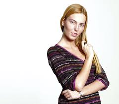 КАЛИНА КОВАЧЕВИЋ ПРВИ ПУТ У ПРЕДСТАВИ „УСПАВАНКА ЗА ВУКА НИЧИJЕГ“