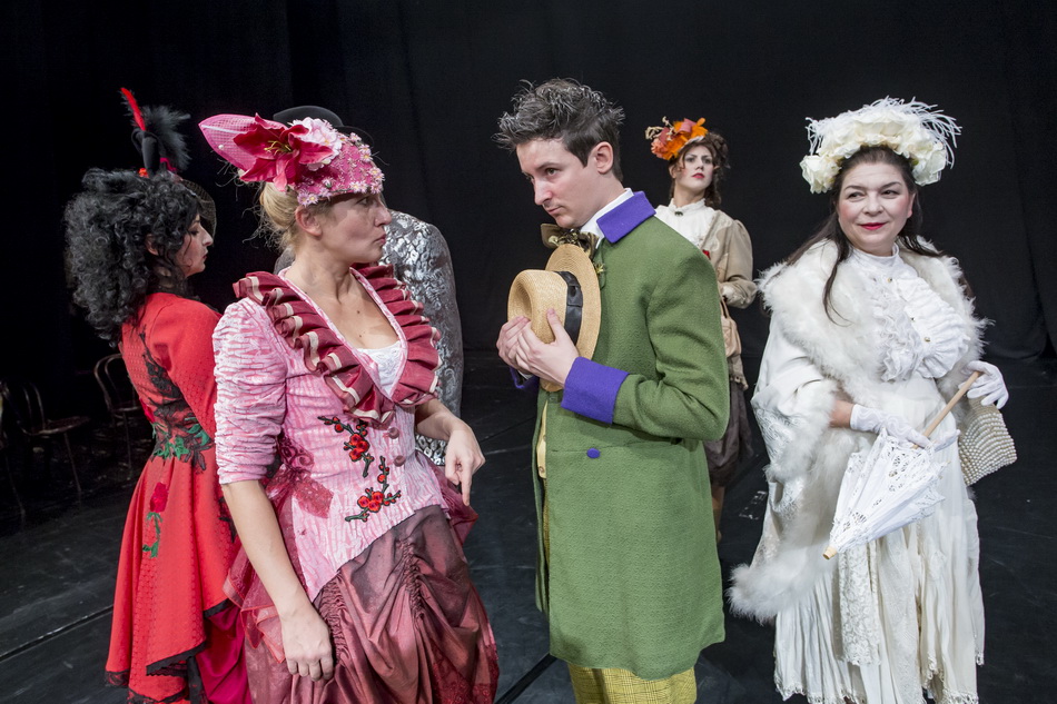 Војвођанска рапсодија, а у  Српском народном позоришту