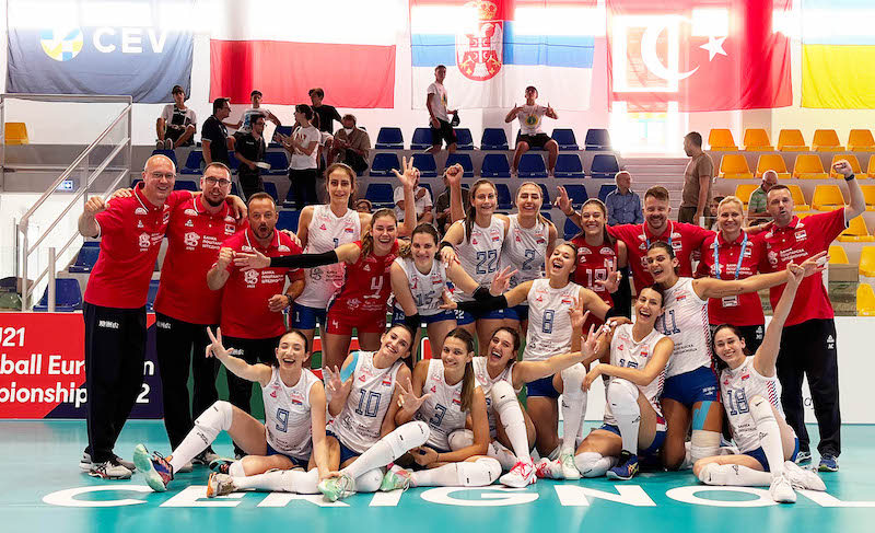 ОДБОЈКА - Србиjа на корак од полуфинала