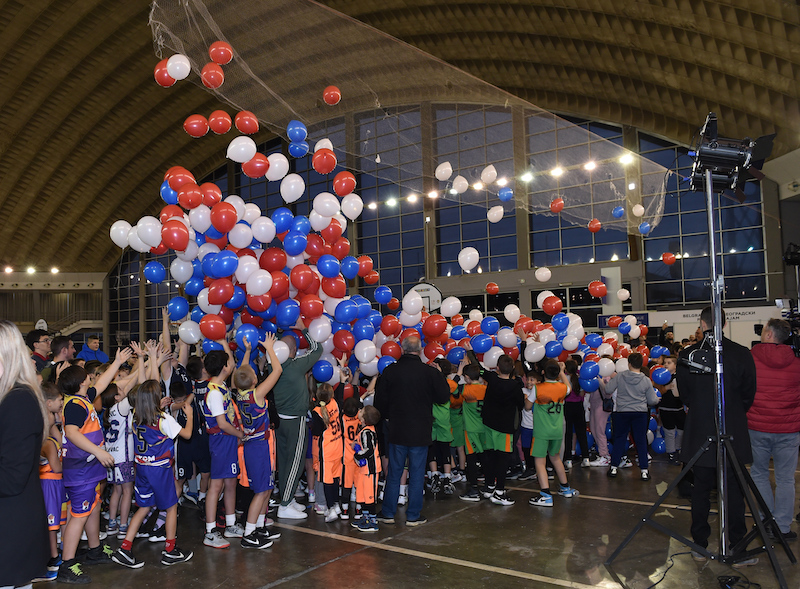 КОШАРКА - Свечано отворен 21. Међународни мини баскет фестивал Рајко Жижић