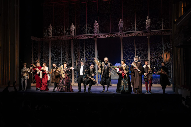 ОВАЦИЈЕ ЗА ДОН КАРЛОСА