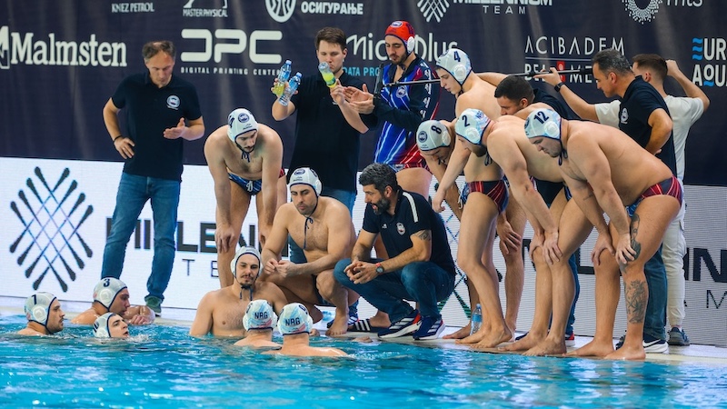 ВАТЕРПОЛО - Нови Београд после велике борбе победио Олимпиjакос на старту четвртфиналне фазе ЛШ
