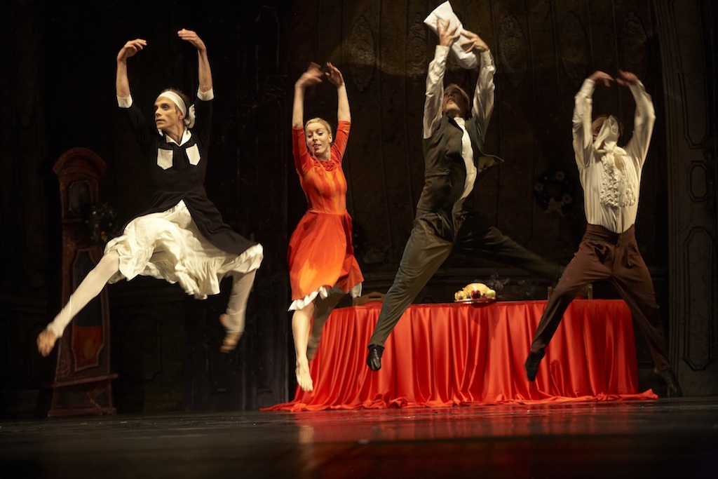 ЈЕДНОЧИНИ БАЛЕТИ „ЖЕНЕ У Д-МОЛУ/ ДУГА БОЖИЋНА ВЕЧЕРА“