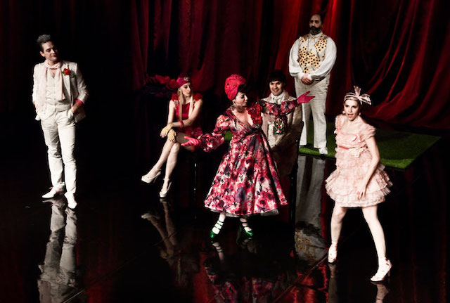 Јубиларно стото извођење представе „Важно је звати се Ернест“