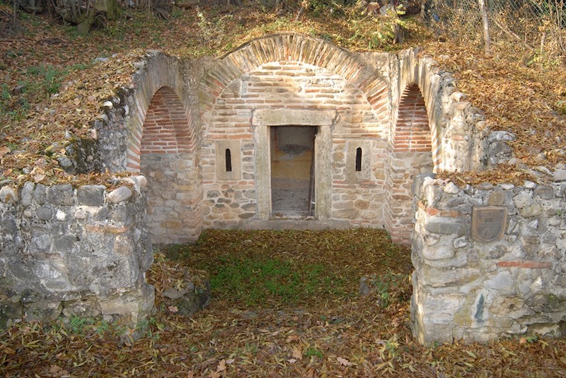 Гробница у Брестовику