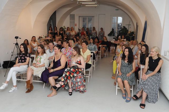 БОГИЊА JЕ ПРОБУЂЕНА