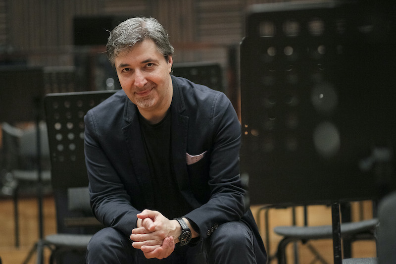 Раjскин и Филхармониjа одаjу почаст Марису Jансонсу