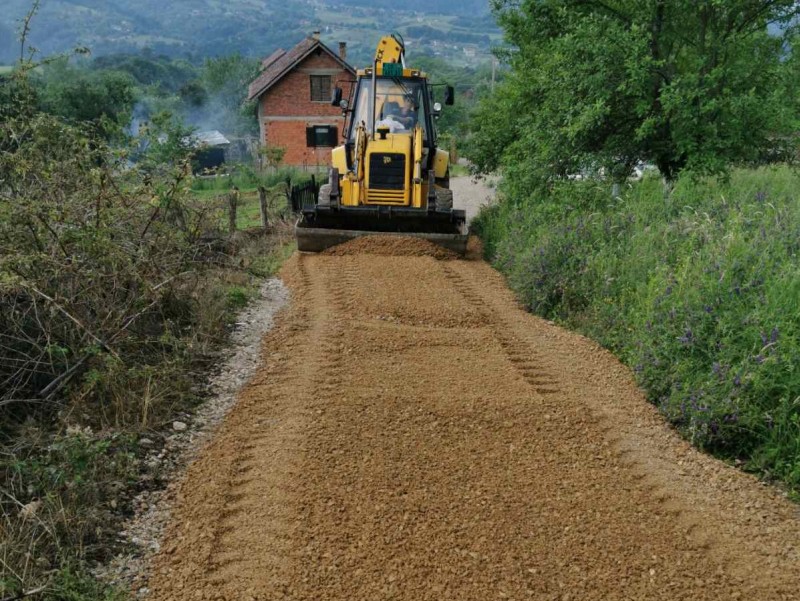 Поправка локалних путева обављена у засеоку Станковићи Радаљу