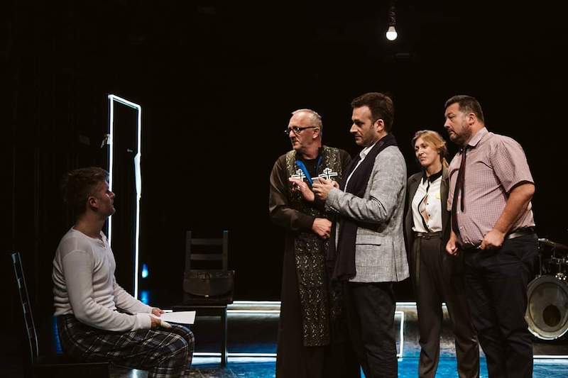 Летња сцена Двориште - САМОУБИЦА у режиjи Милана Нешковића