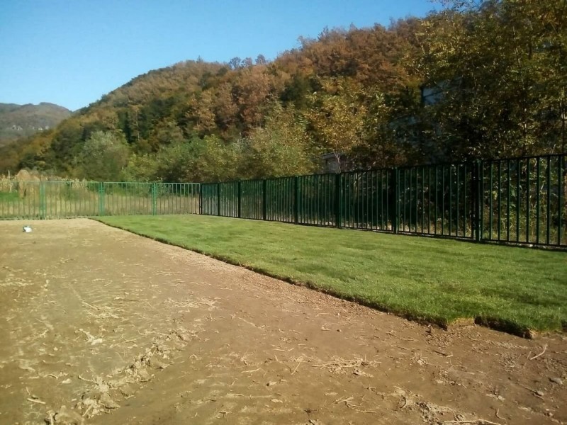 Постављена трава на фудбалском игралишту у Великој Реци